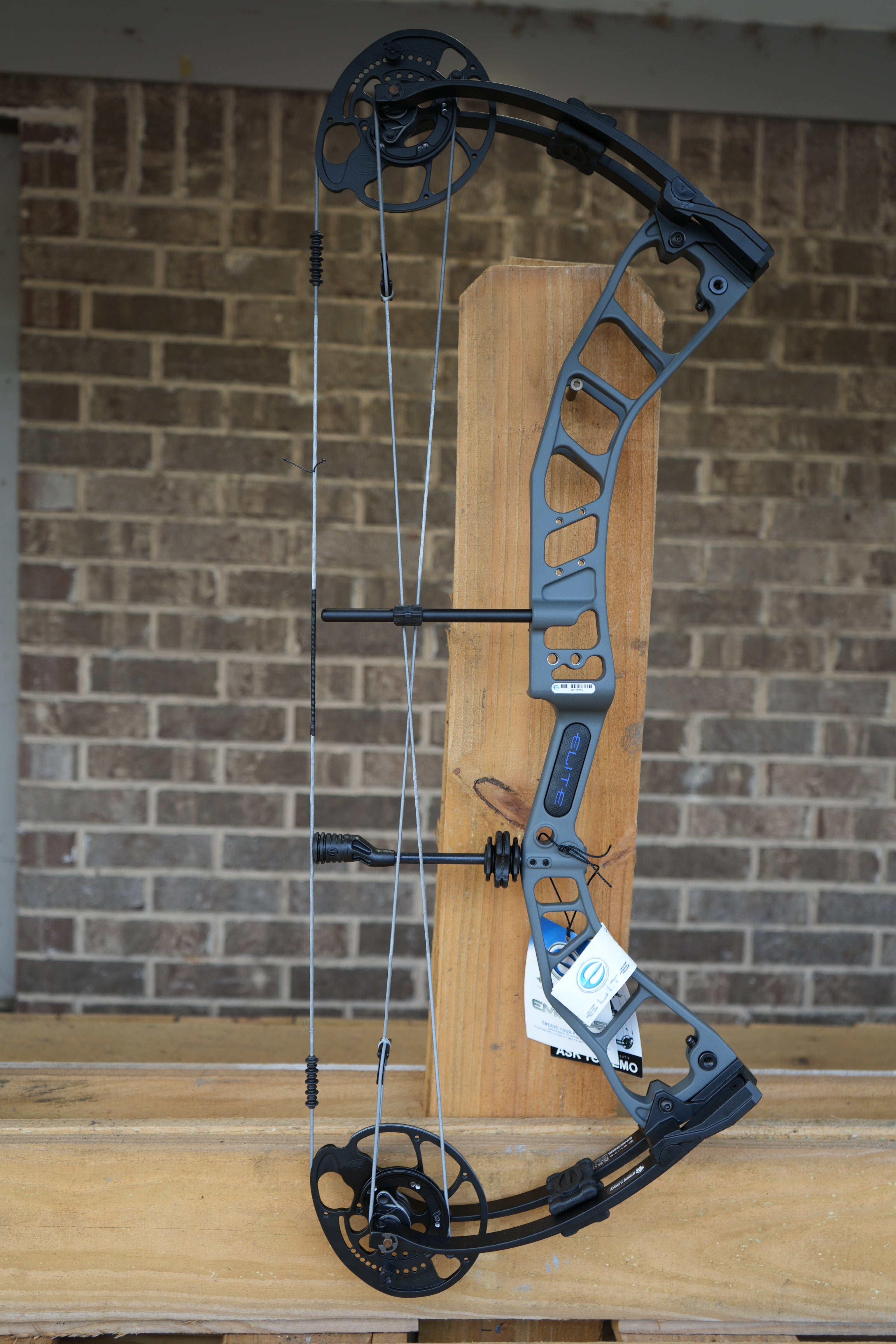Elite Emerge Compound Bow