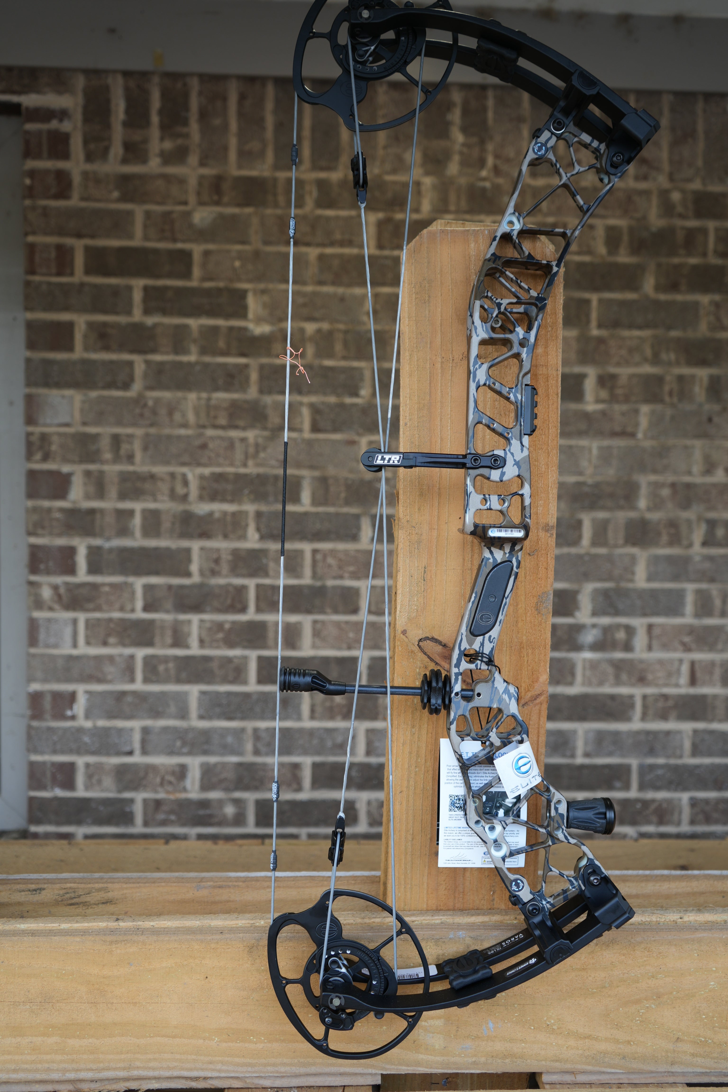 Elite Varos Compound Bow