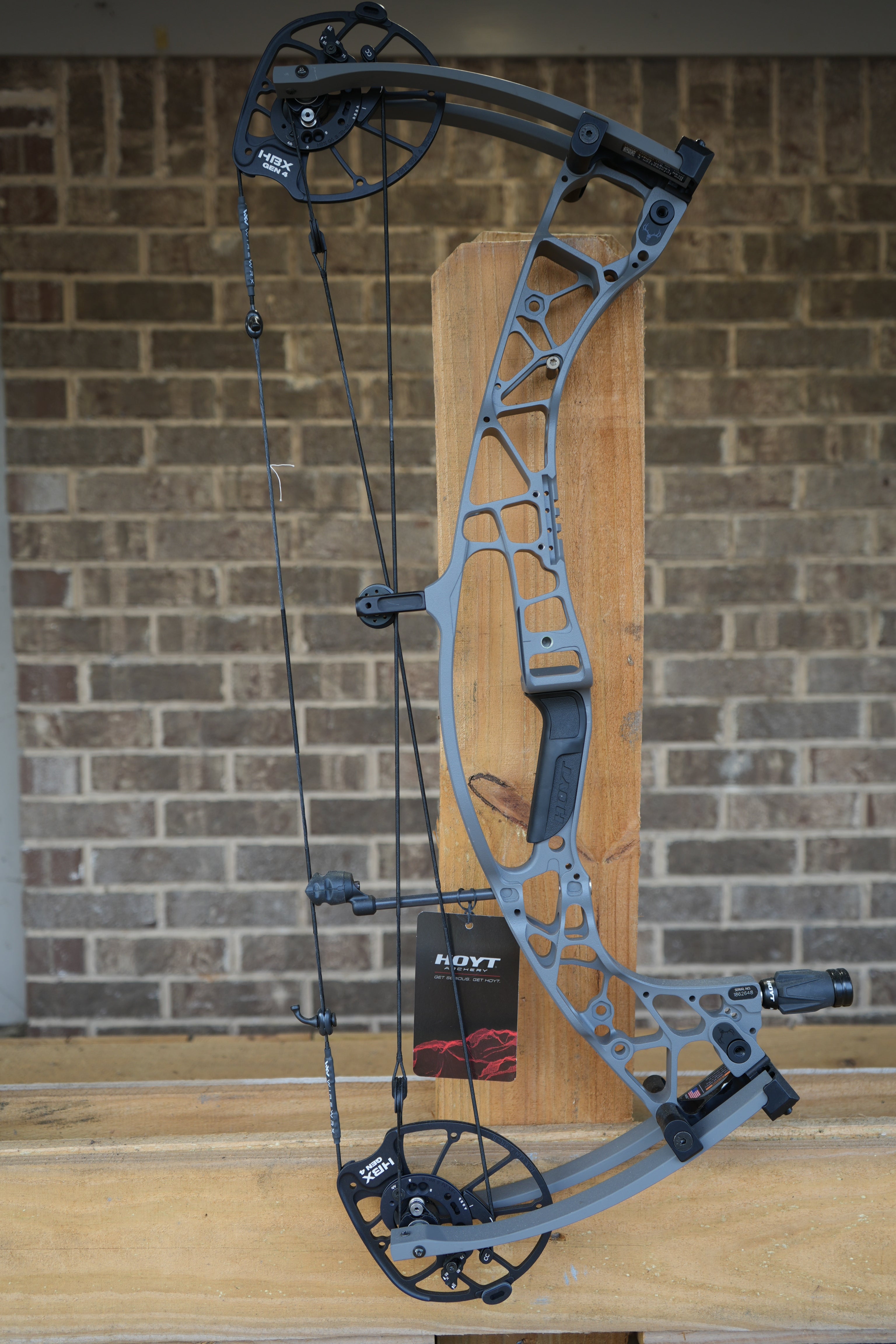HOYT Alpha AX-3 29 Compound Bow
