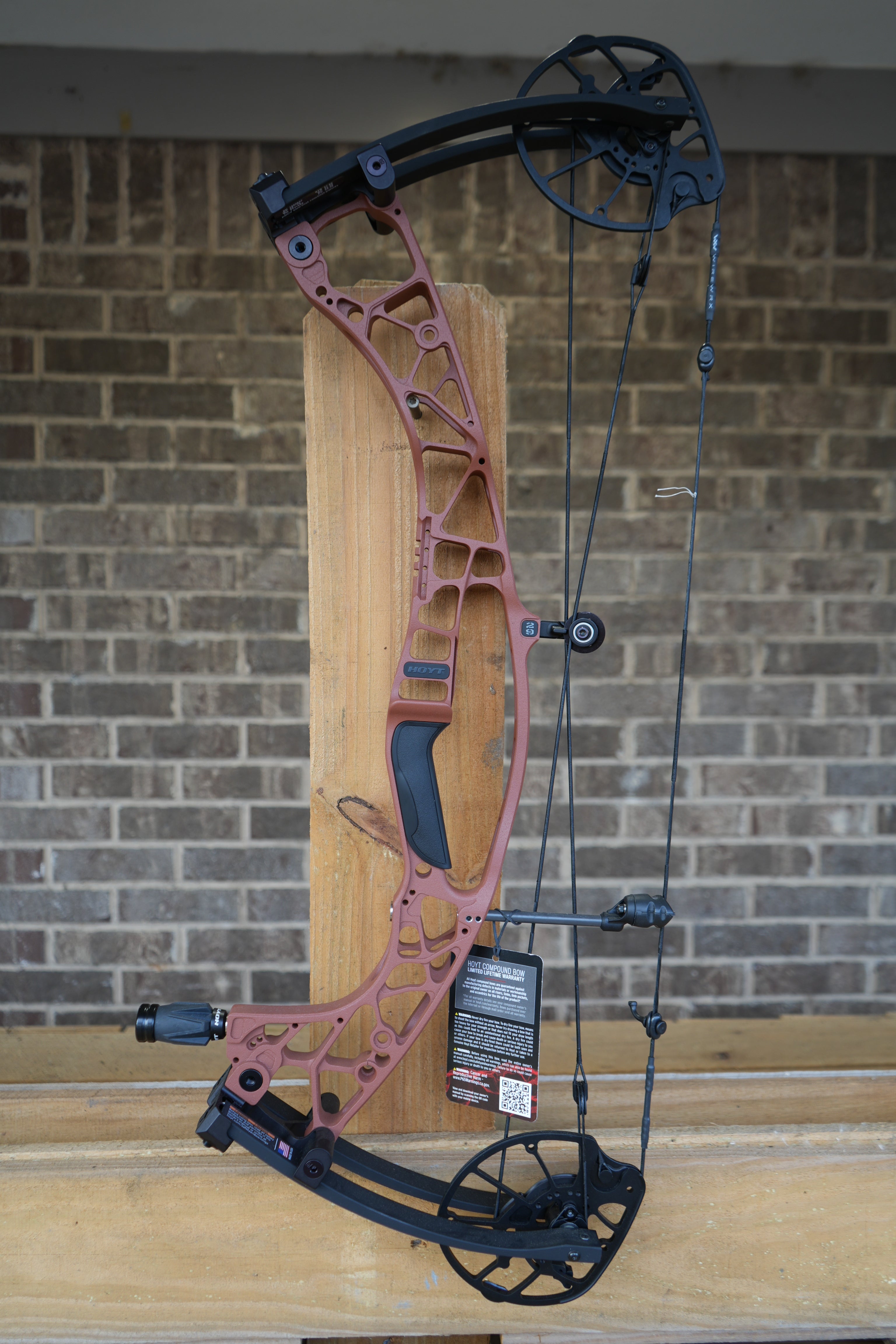 HOYT Alpha AX-3 29 Compound Bow