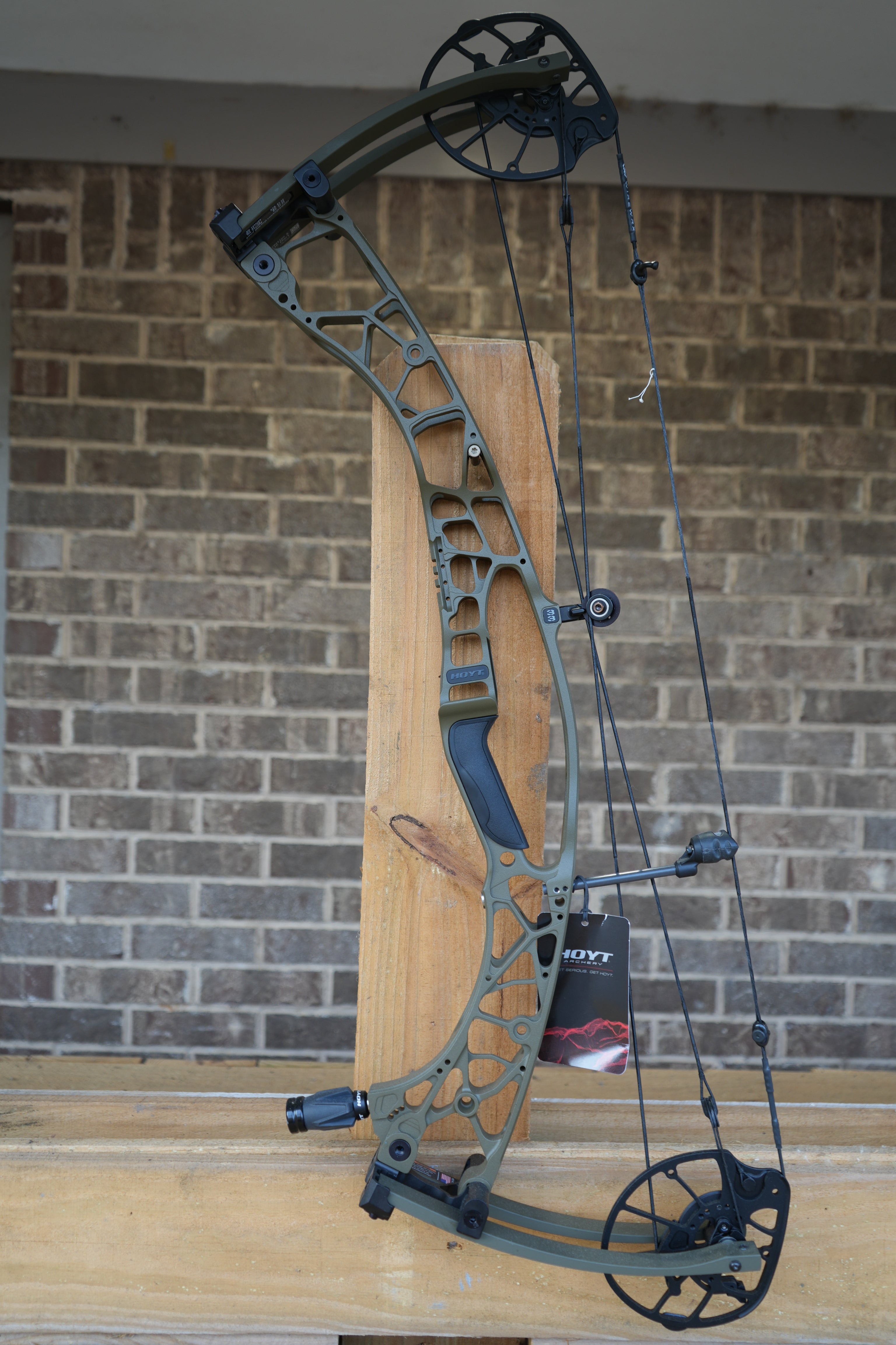 HOYT Alpha AX-3 33