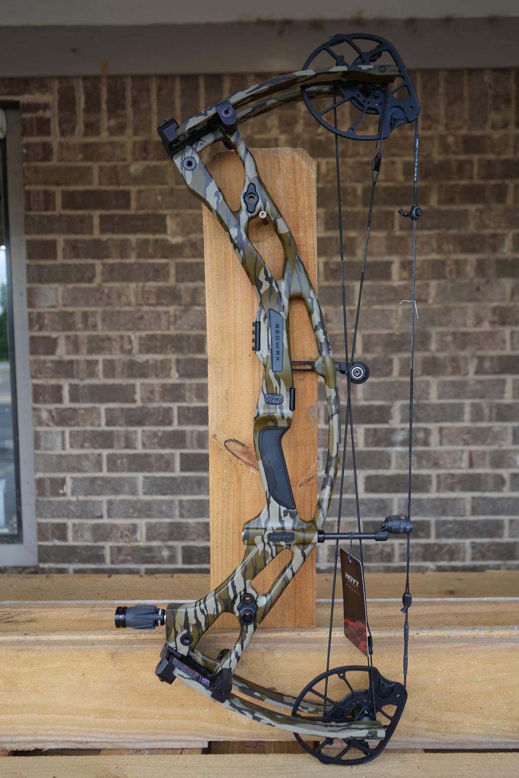 HOYT Carbon RX-10 Compound Bow