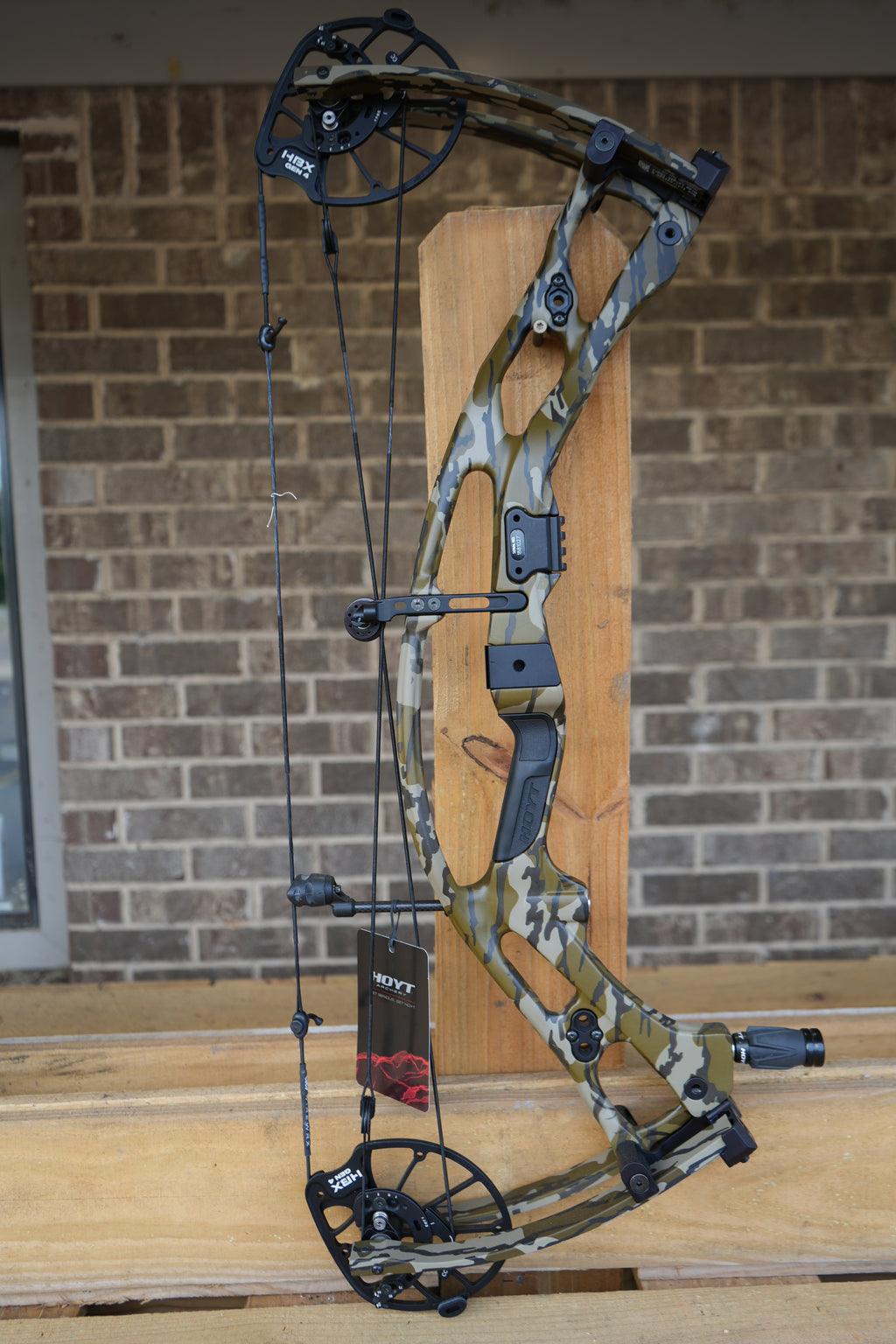 HOYT Carbon RX-10 Compound Bow