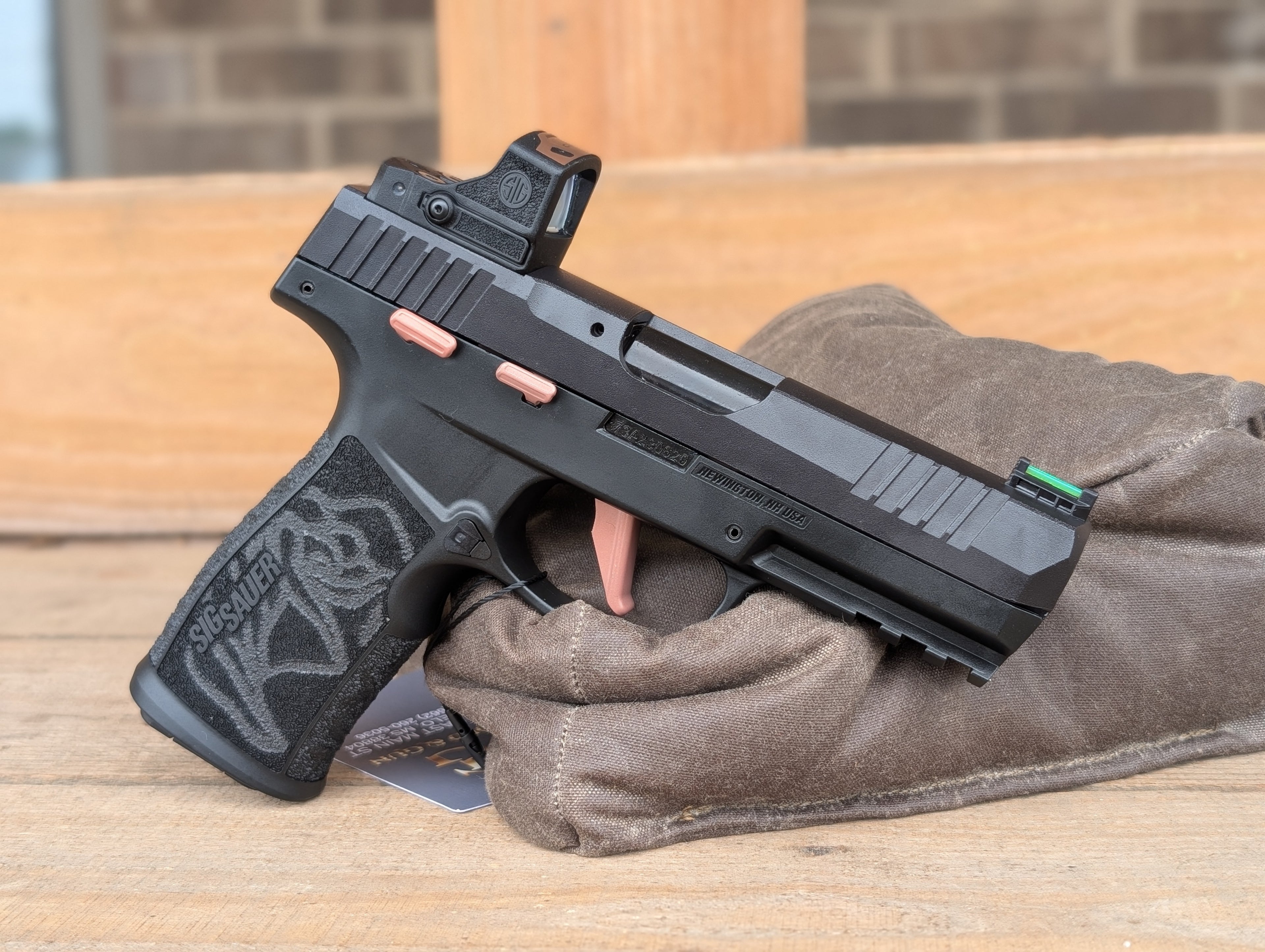 Sig Sauer P322 Rose With optic