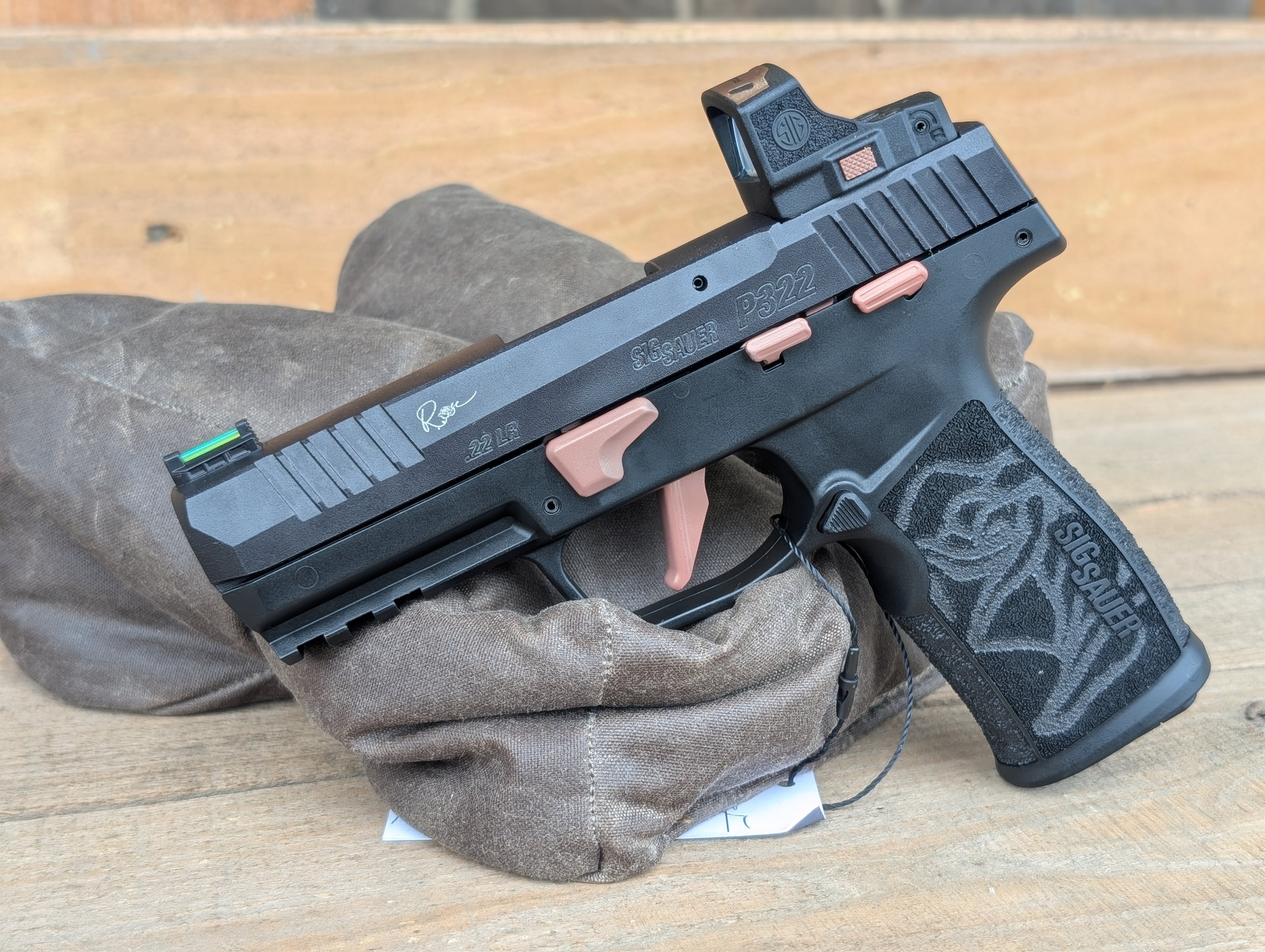 Sig Sauer P322 Rose With optic