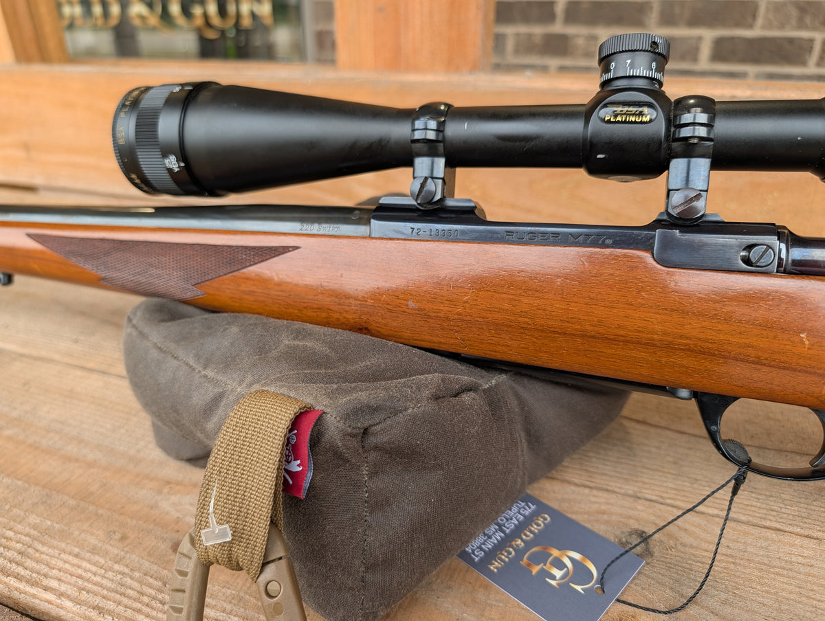 RUGER M77 220 SWIFT